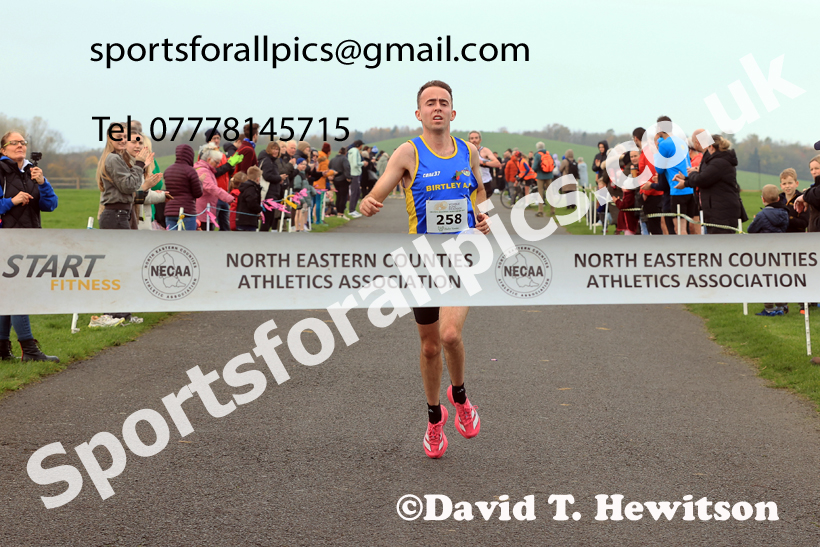 Mens and Womens 2025 Heaton Memorial 10k Road Race, Newcastle Town Moor, Sunday, November 9th. Photo: David T. Hewitson/Sports for All Pics